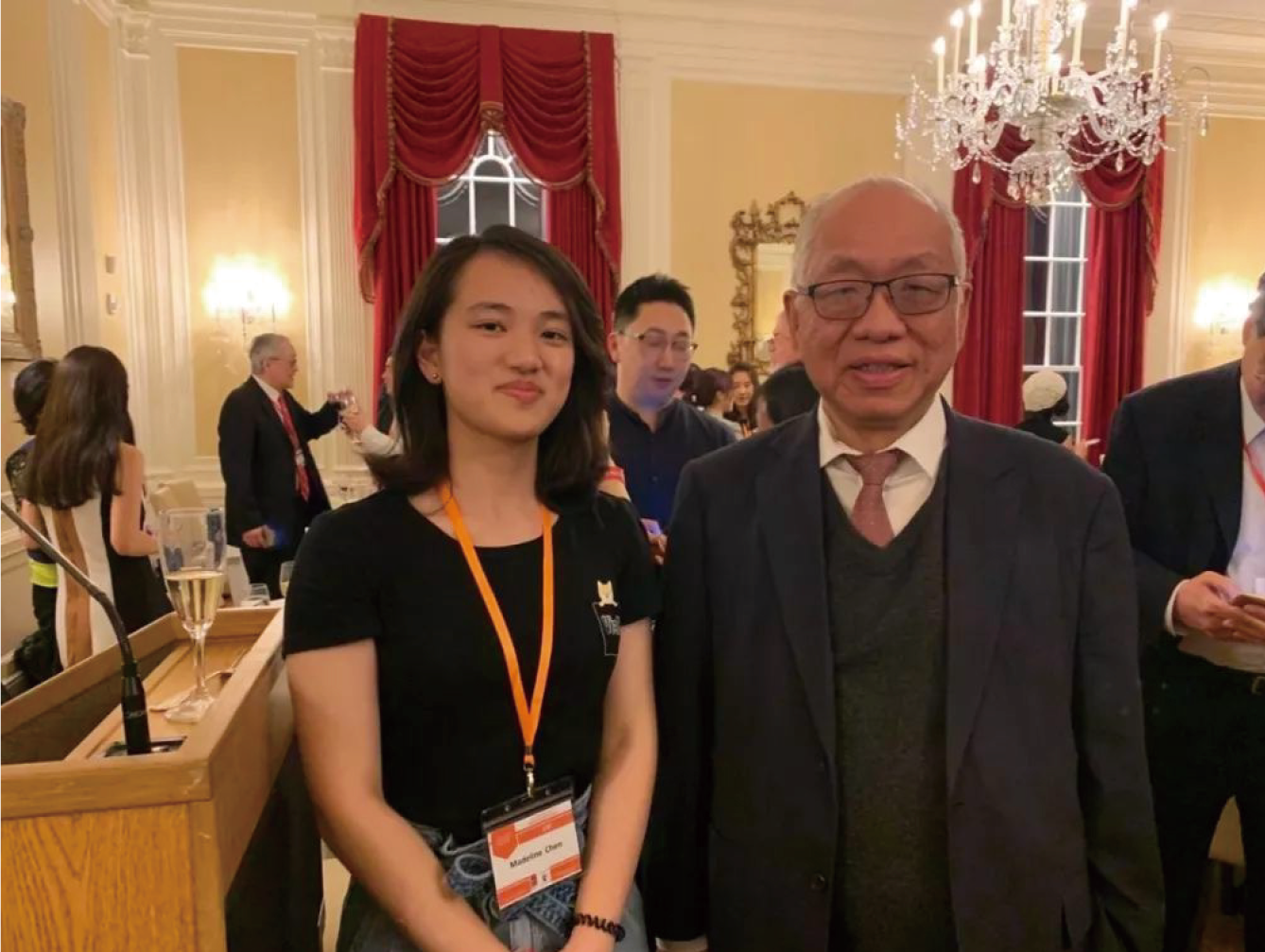盐趣优秀学员MADELINE与数学家丘成桐先生合影